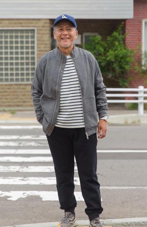 60 岁男性