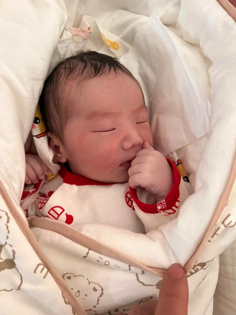 婴儿